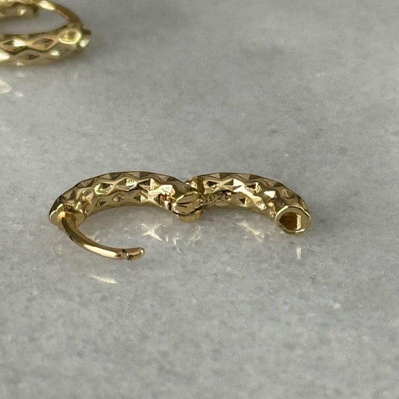 Gold Textured Huggie Hoop Boho Earrings Brand New - Picture 4 of 4